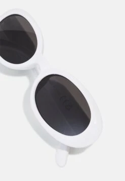 Pier One Unisex - Lunettes De Soleil - White 5 Pier One Unisex - Lunettes De Soleil - White -Pier One 23546918e94f4ab28ea73c60259a89c5