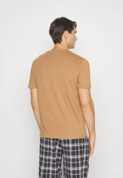 Pier One Unisex 5 Pack - T-Shirt Basique - Off-White/Tan/Orange 15 Pier One Unisex 5 Pack - T-Shirt Basique - Off-White/Tan/Orange -Pier One 39727db936ef4505b020f1e917ffe0b7