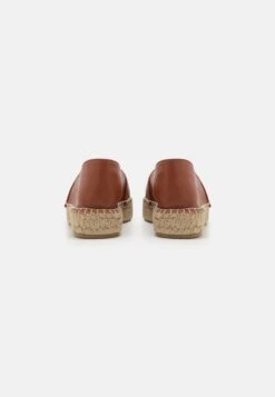 Pier One Leather - Mocassins - Cognac 9 Pier One Leather - Mocassins - Cognac -Pier One 422a8a488ed345a6be6eb3e8086b0209