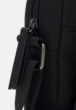 Pier One Unisex - Sac Bandoulière - Black 7 Pier One Unisex - Sac Bandoulière - Black -Pier One 6015a635267a4538aeda73eaf2b65393