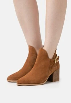 Pier One Leather - Bottines - Cognac
