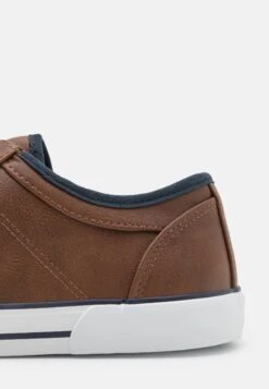 Pier One Unisex - Baskets Basses - 708 11 Pier One Unisex - Baskets Basses - 708 -Pier One 6cb9961057c1485da074209b854ade4a