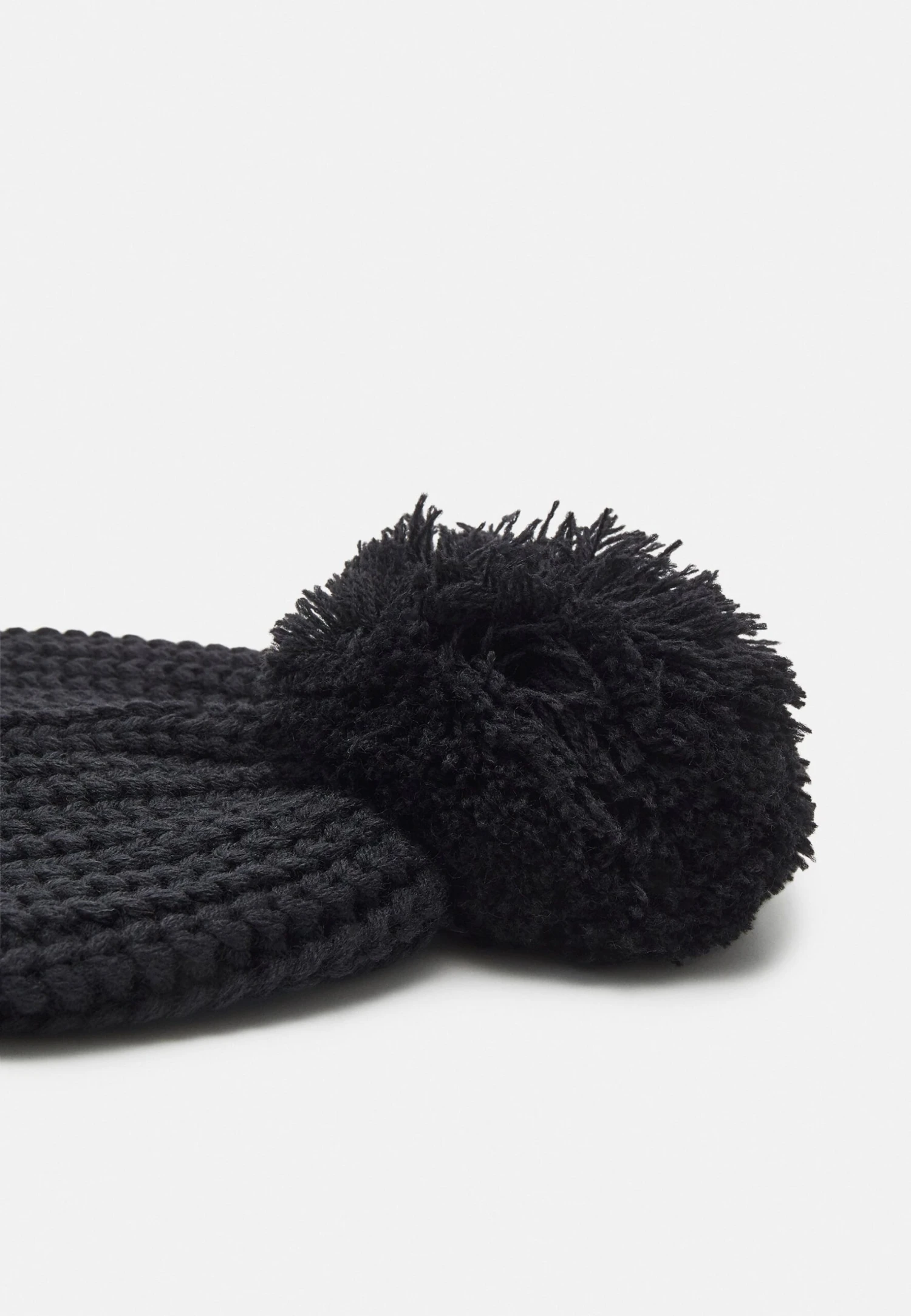 Pier One Unisex - Bonnet - Black 3 Pier One Unisex - Bonnet - Black – Image 3