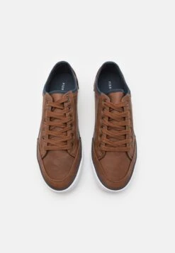 Pier One Unisex - Baskets Basses - 708 9 Pier One Unisex - Baskets Basses - 708 -Pier One df61dc64b24a45e0b6b8277d8c9bf02b